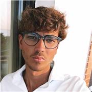 Profesor apoyo para niños de primaria